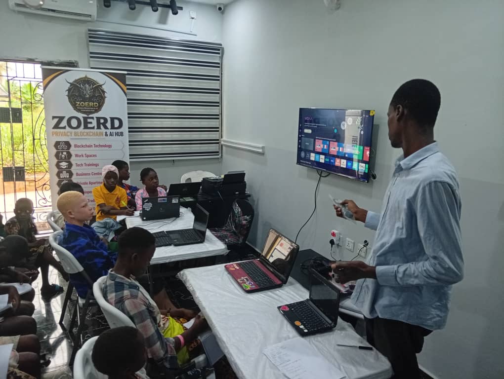 A ZOERD instructor presenting to participants in the classroom